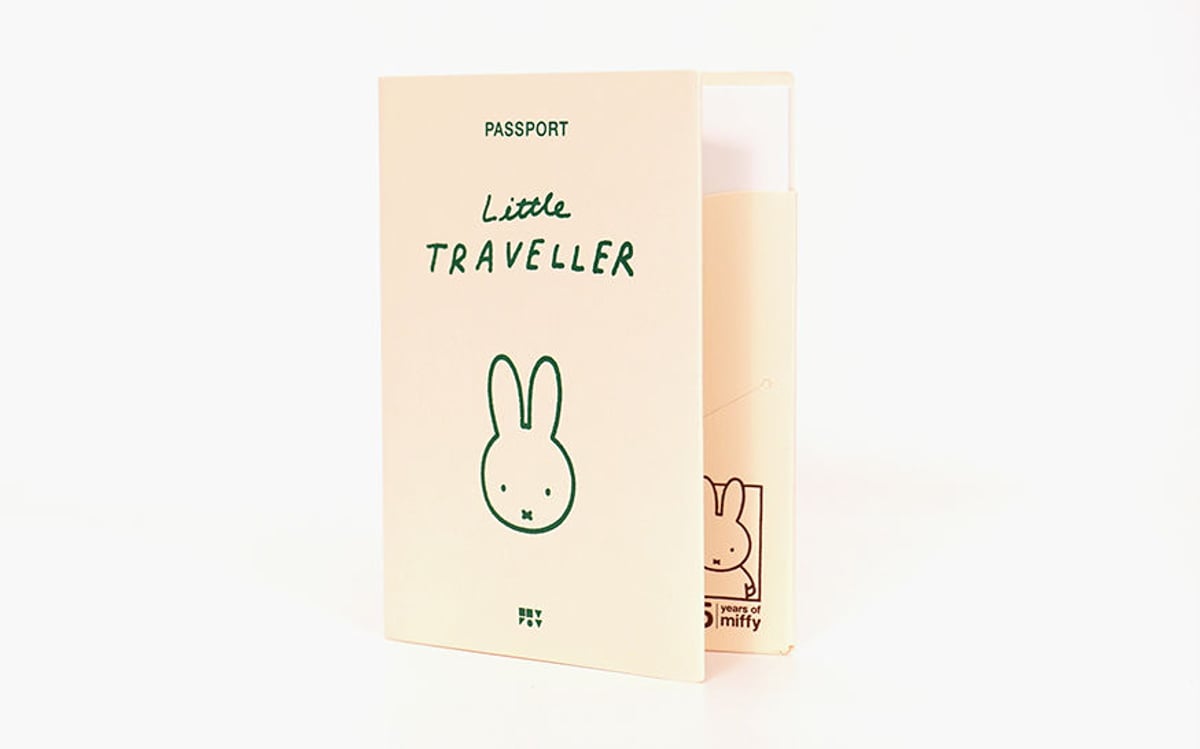 ミッフィー　パスポートカバー　新品未開封 ミッフィー パスポートカバー 新品未開封 - メルカリ