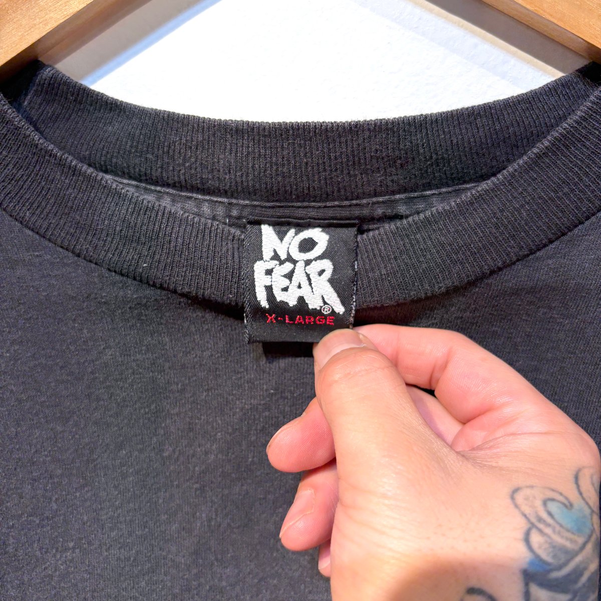 テツ90s NO FEAR ノーフィアー ロゴ両面プリント スウェット 90s NO FEAR ノーフィアー ロゴ両面プリント スウェット トレーナー