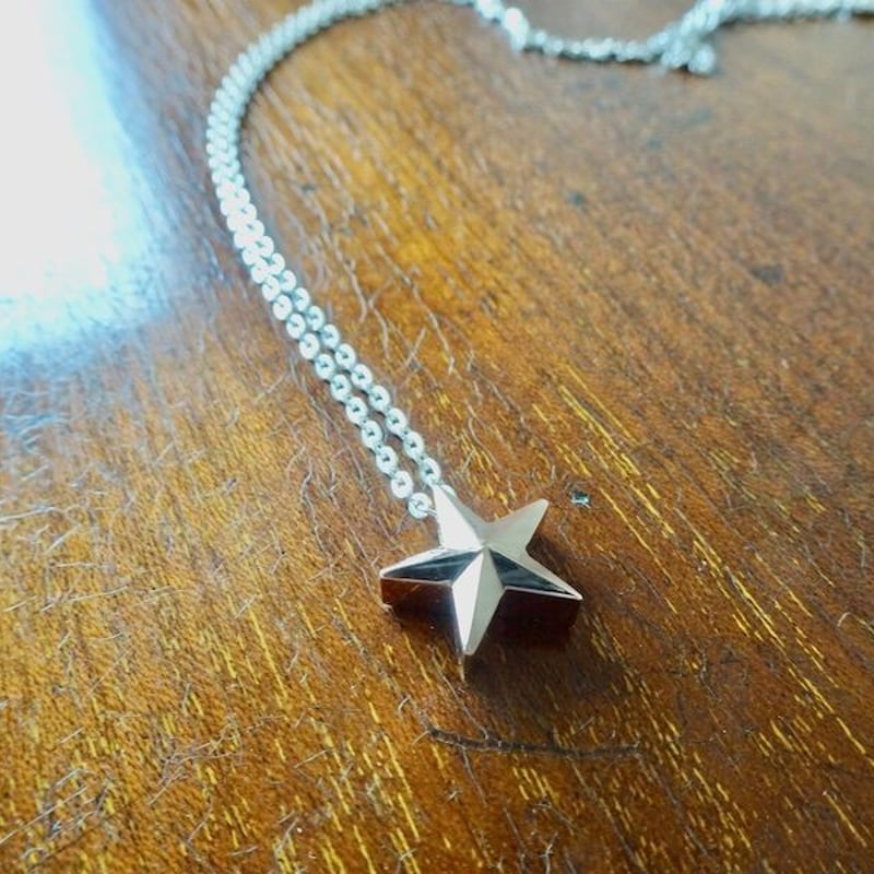 仁尾彫金『ゴールド立体スターペンダントバチカンなし』ハンドメイド126b