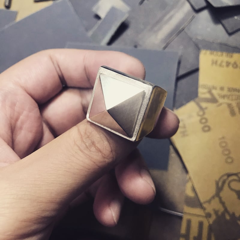 仁尾彫金『一つのスタッズリング』ハンドメイド180 仁尾彫金『一つのスタッズリング』ハンドメイド180 | 仁尾彫金 STORE