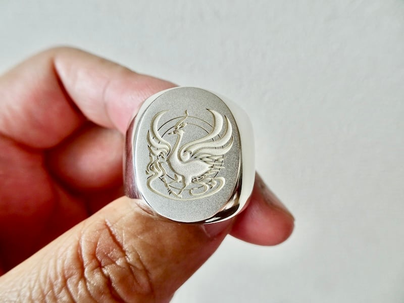 仁尾彫金『鳳凰のプラチナ印台リング』ハンドメイド162 | 仁尾彫金 STORE