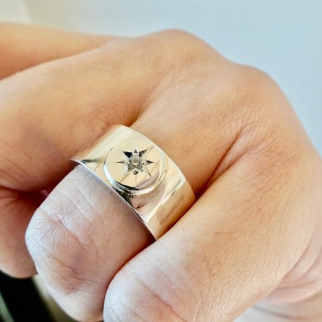 仁尾彫金『一つ星ジルコニア、太陽の平打リング、幅１cm』ハンドメイド567