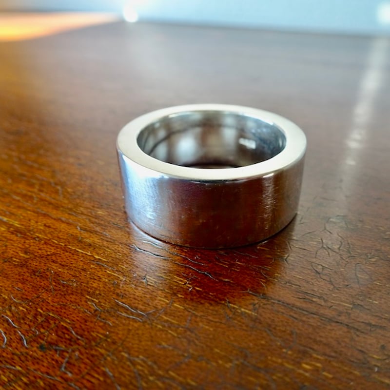 仁尾彫金『一つ星2.5mmサファイヤ、幅7mm、平打リング  