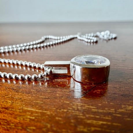 仁尾彫金『オーバルカットジルコニア10x12mm、ペンダント』ハンドメイド577
