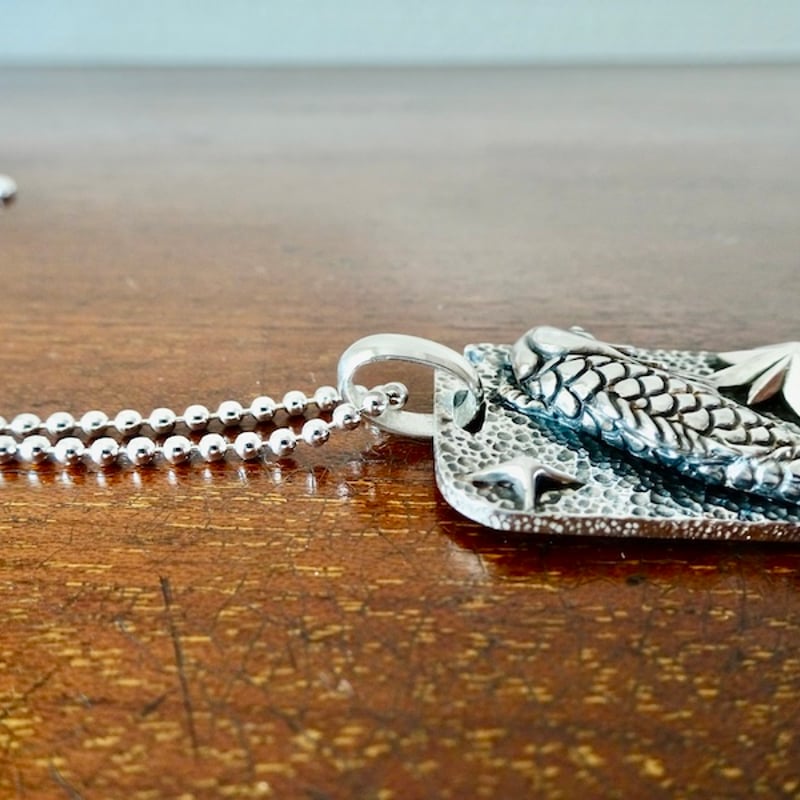 仁尾彫金『飛び鯉プレート』ハンドメイド48 | 仁尾彫金 STORE 