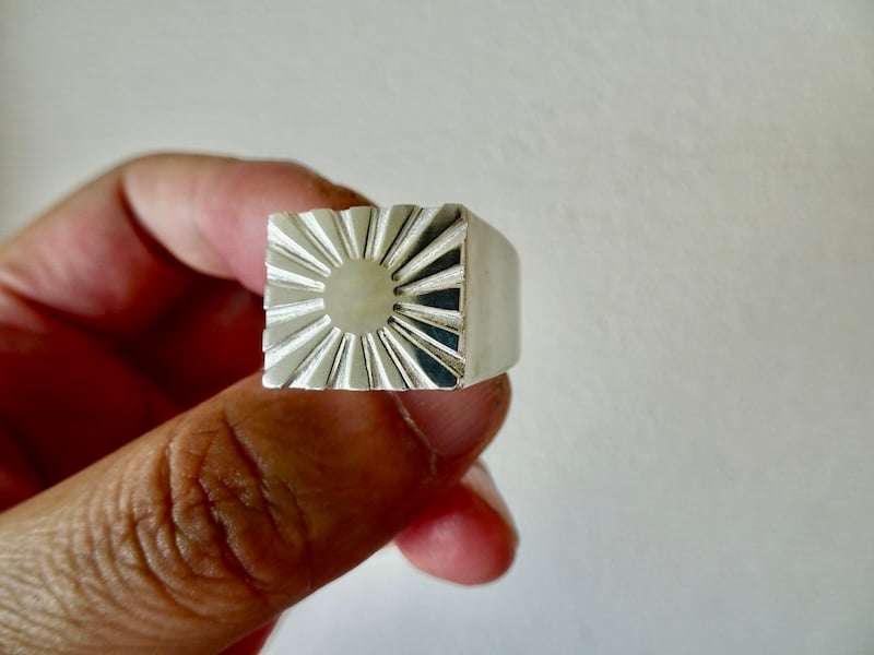 仁尾彫金『太陽の印台リング』ハンドメイド193 仁尾彫金『太陽の印台リング』ハンドメイド193 : 仁尾彫金 - 通販