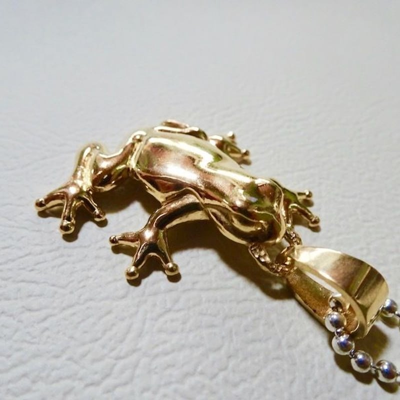 仁尾彫金『ゴールド雨蛙ペンダント』ハンドメイド159 | 仁尾彫金 STORE