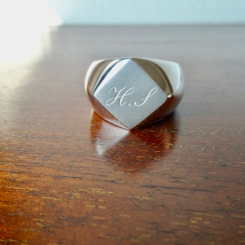 仁尾彫金『文字彫り、菱形印台リング』ハンドメイド377 仁尾彫金『文字彫り、菱形印台リング』ハンドメイド377 | 仁尾