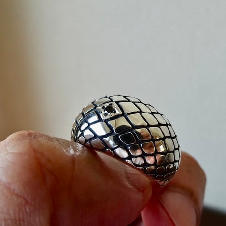 仁尾彫金『一つ星ブラックジルコニア、パイソン甲丸リング』ハンドメイド464
