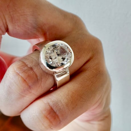 仁尾彫金『オーバルカットジルコニア平打リング、幅７mm』ハンドメイド579