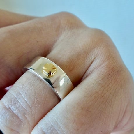 仁尾彫金『k18アイアンクロス平打リング、幅７mm』ハンドメイド566