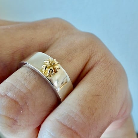 仁尾彫金『一つ桜ゴールド、平打リング、幅７mm』ハンドメイド565