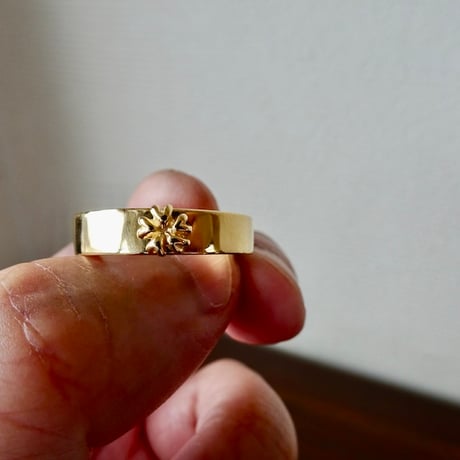 仁尾彫金『全金、一つ桜、平打リング、幅５mm』ハンドメイド545