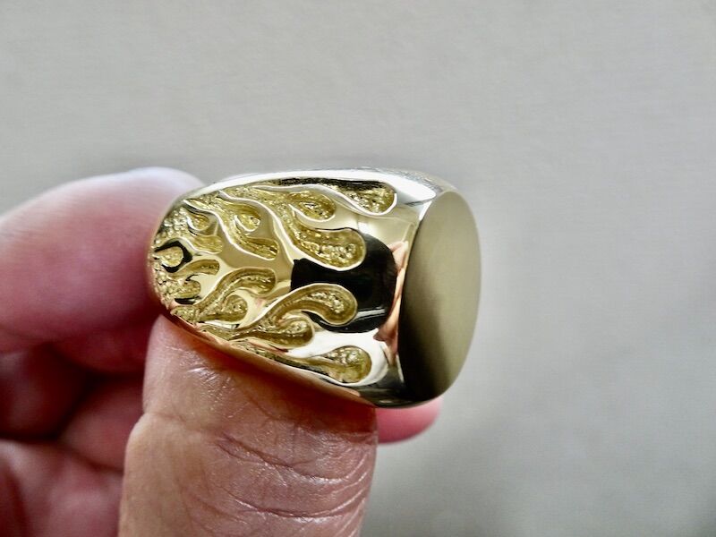 仁尾彫金『ゴールドファイヤーパターン楕円の印台リング、磨き