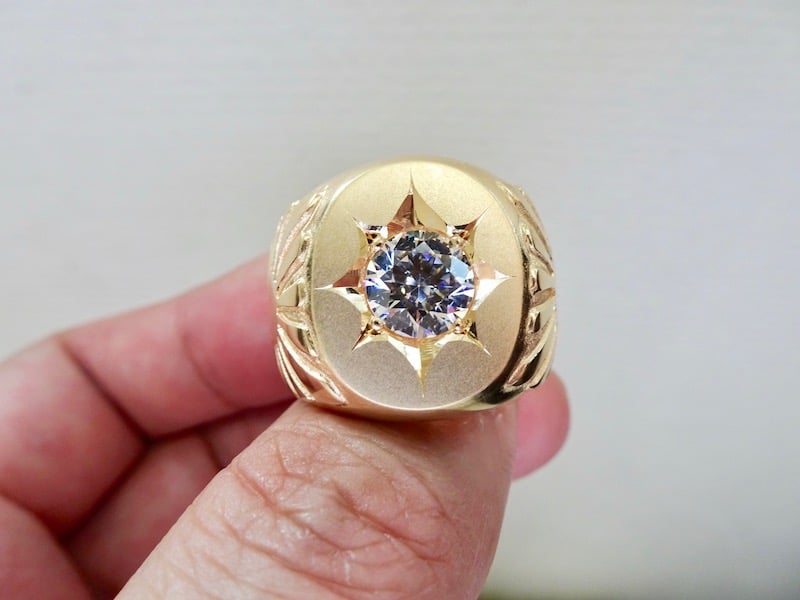 仁尾彫金『一つ星ジルコニア太陽のゴールド楕円印台リング 