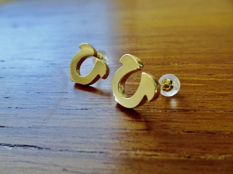 仁尾彫金『ゴールド馬蹄ピアス』ハンドメイド245 | 仁尾彫金 STORE