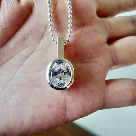仁尾彫金『オーバルカットジルコニア10x12mm、ペンダント』ハンドメイド577