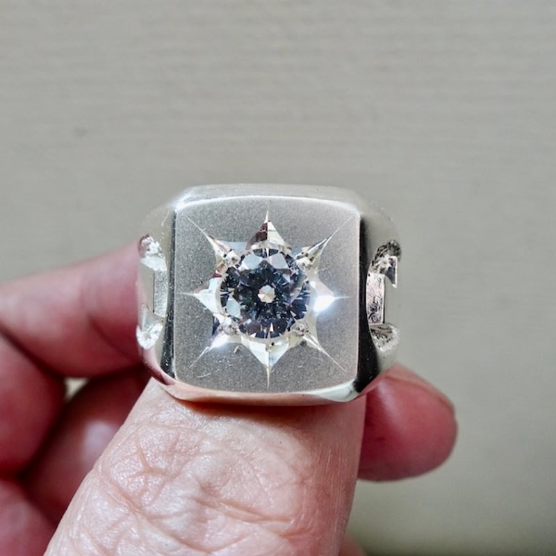 仁尾彫金『一つ星ジルコニア、プラチナ、サンダー印台リング 