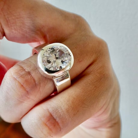仁尾彫金『オーバルカットジルコニア平打リング、幅７mm』ハンドメイド579