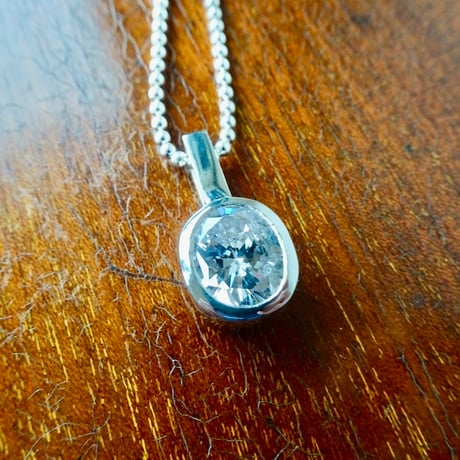 仁尾彫金『オーバルカットジルコニア10x12mm、ペンダント』ハンドメイド577