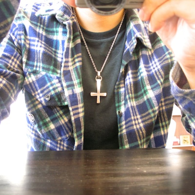 仁尾彫金『文字彫りビッグ逆十字クロスチェーン無し』ハンドメイド117  