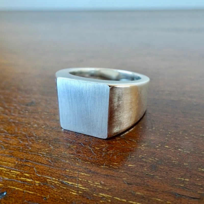 仁尾彫金『シルバー印台リング、ヘアライン』ハンドメイド340 | 仁尾  