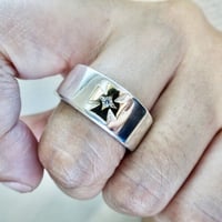 仁尾彫金『オーバルカットジルコニア覆輪プラチナリング』ハンドメイド 