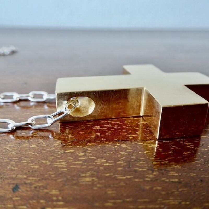 仁尾彫金『ビッグブロック、ゴールド逆十字クロス』ハンドメイド252 