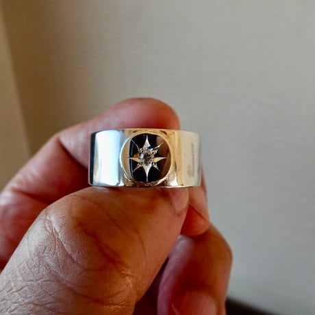 仁尾彫金『一つ星ジルコニア、太陽の平打リング、幅１cm』ハンドメイド567