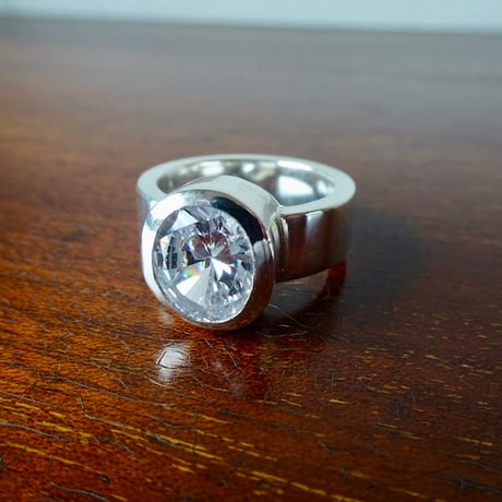 仁尾彫金『オーバルカットジルコニア平打リング、幅７mm』ハンドメイド579