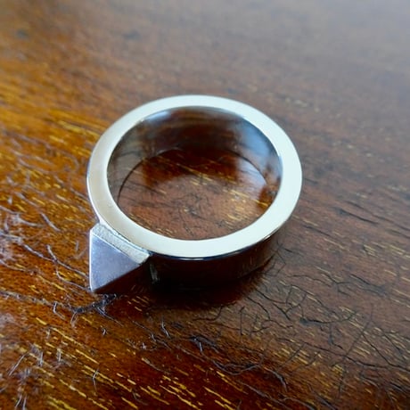 仁尾彫金『一つのスタッズ平打リング、幅７mm』ハンドメイド576