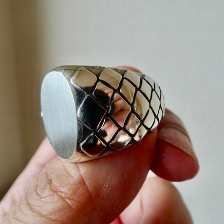 仁尾彫金『パイソン楕円の印台リング、ヘアライン』ハンドメイド494