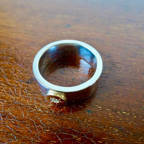 仁尾彫金『一つ星ダイヤ、k18太陽の平打リング、幅７mm』ハンドメイド564
