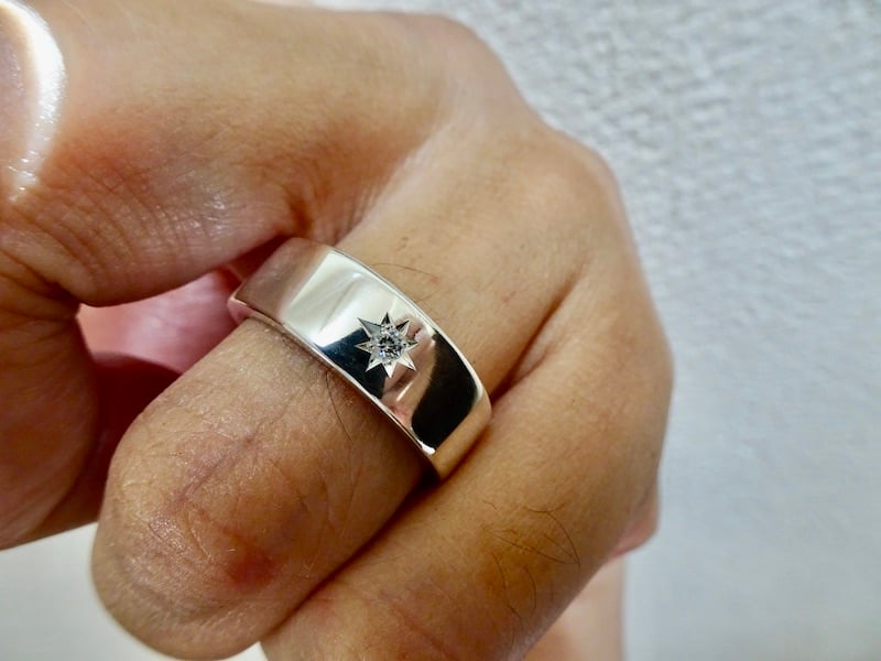 仁尾彫金『一つ星2.3mmダイヤ、幅7mm、プラチナ平打リング 