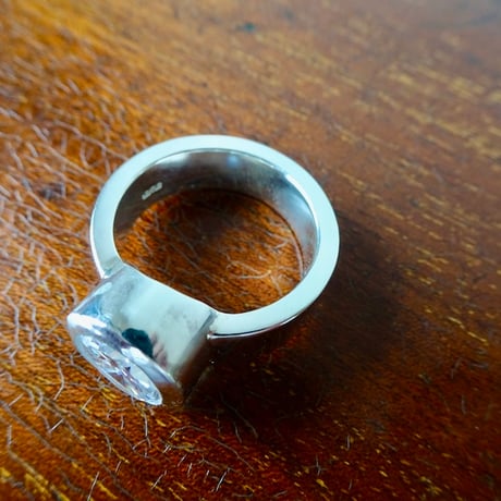 仁尾彫金『オーバルカットジルコニア平打リング、幅７mm』ハンドメイド579