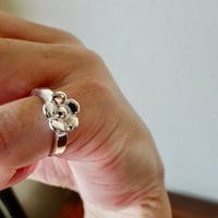 仁尾彫金『フラワー平打リング』ハンドメイド572
