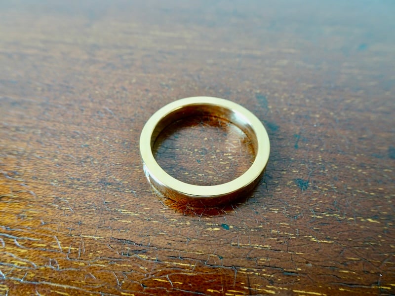 仁尾彫金『2.6mmダイヤ、幅3.5mm、ゴールド平打リング