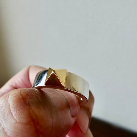 仁尾彫金『k18一つのスタッズ平打リング、幅７mm』ハンドメイド582