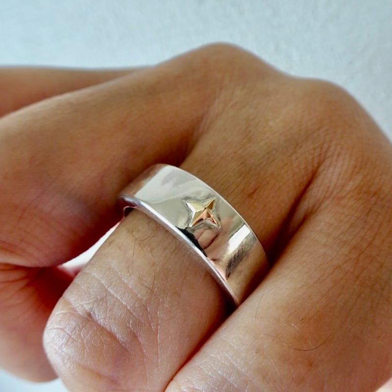 K18平打ちバラ（薔薇）彫りゴールドリング　11-12号　2398K2504 仁尾彫金『k18十字星、幅7mm、平打リング』ハンドメイド291