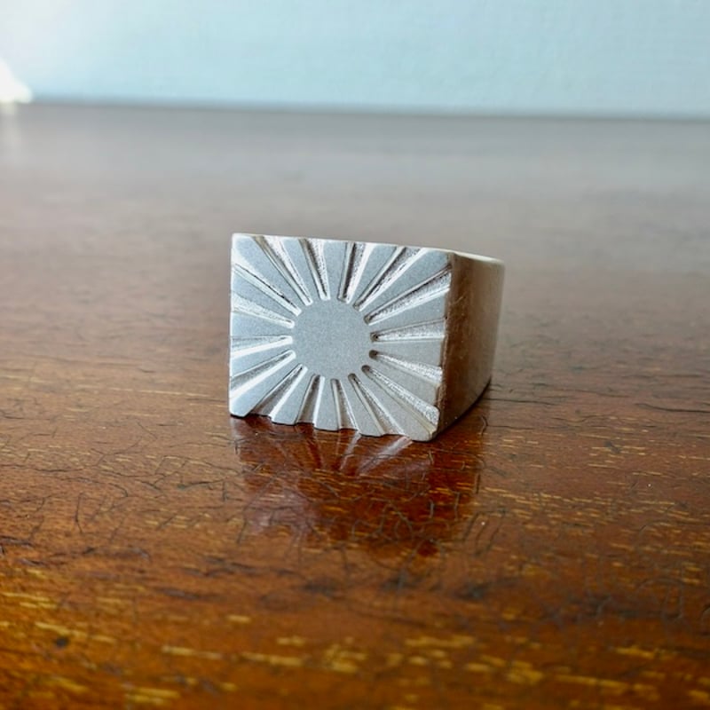 仁尾彫金『太陽の印台リング2』ハンドメイド322 | 仁尾彫金 STORE