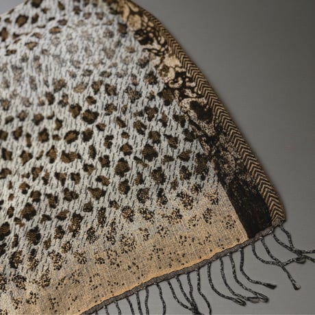 Wool fringes scarf