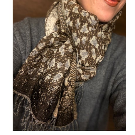 Wool fringes scarf