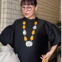 Woody petal necklace