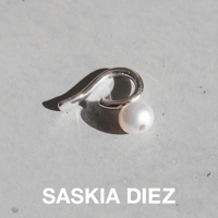 SASKIA DIEZ サスキア ディツ】【スパークリングイヤリング