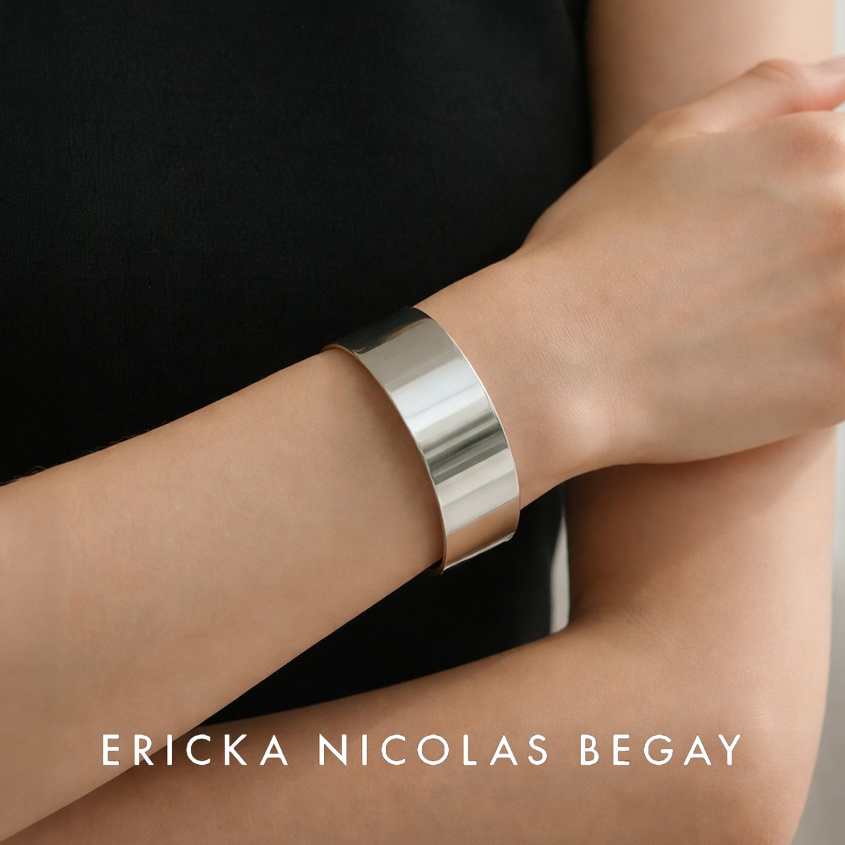 ERICKA NICOLAS BEGAY【25A ナバホ フラット プレーン バングル (Sサ