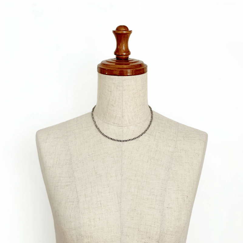 ERICKA NICOLAS BEGAY 3mm/40cm Oxidized navajo