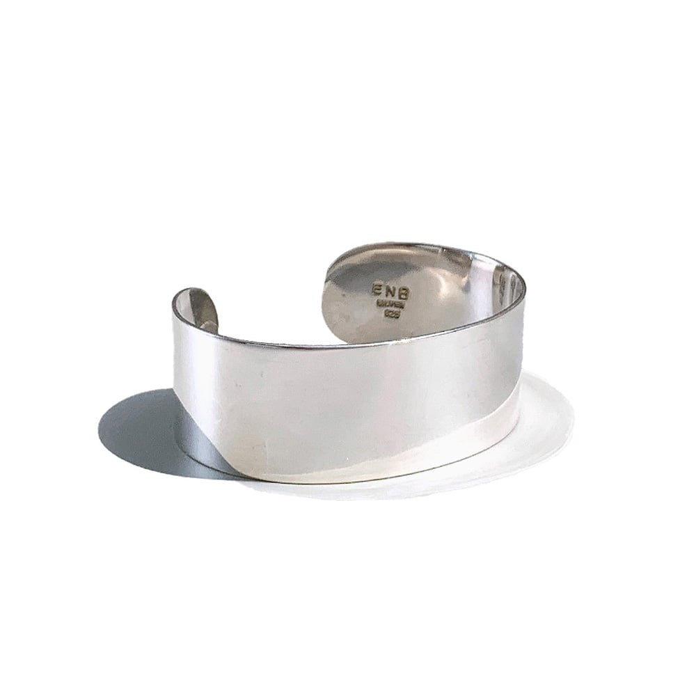 ERICKA NICOLAS BEGAY【25A ナバホ フラット プレーン バングル (Sサ