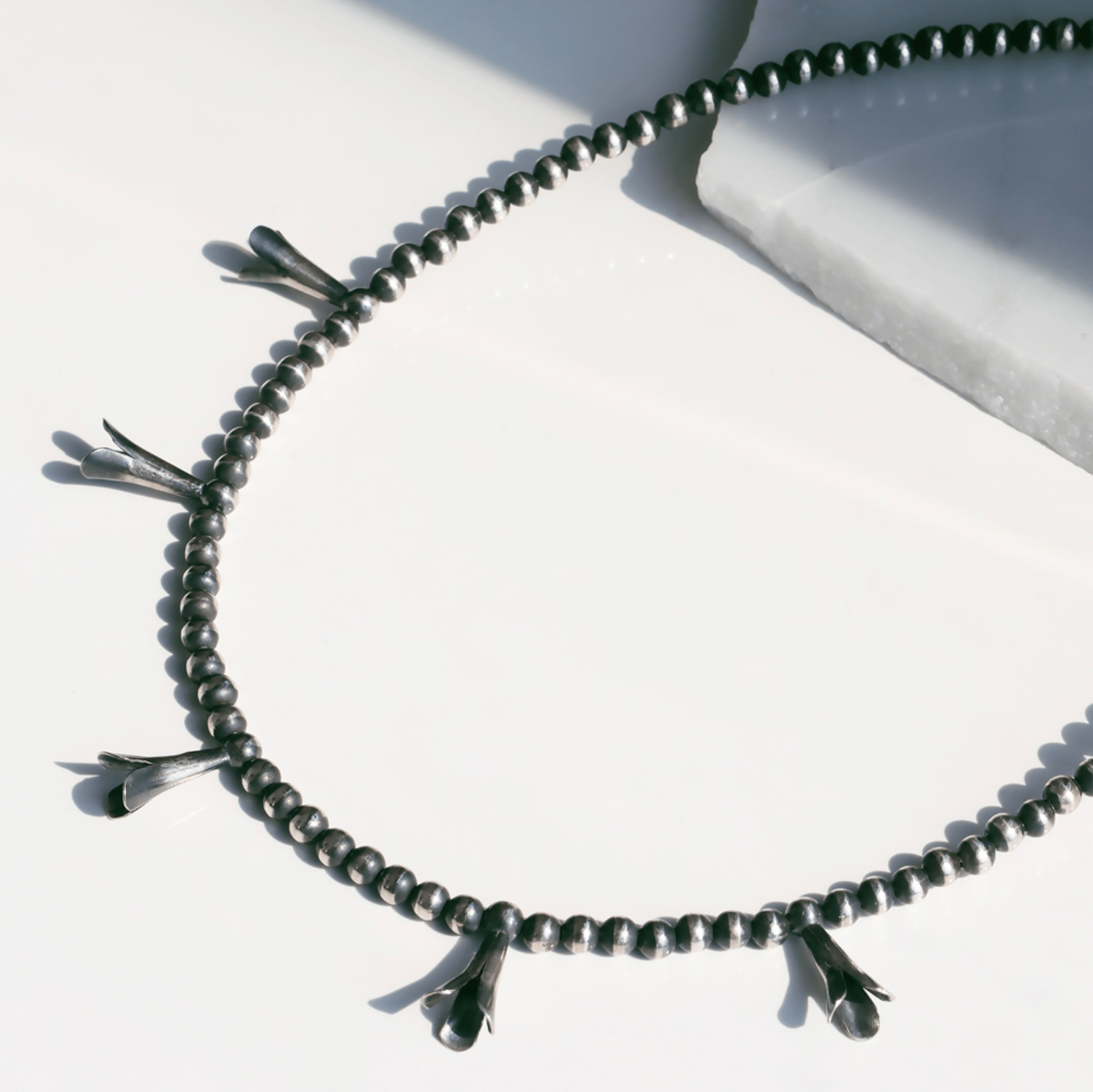 スカッシュブロッサム 4mm/45cm/s5 オキシダイズド ナバホパール