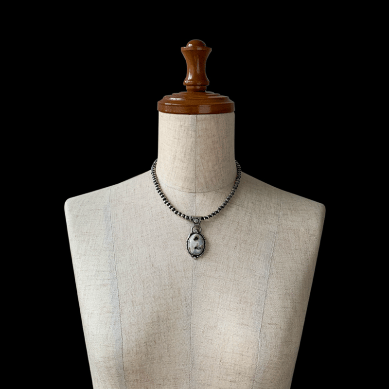 ERICKA NICOLAS BEGAY【ホワイトバッファロー ペンダントトップ ERICKA NICOLAS BEGAY【ホワイトバッファロー ペンダントトップ