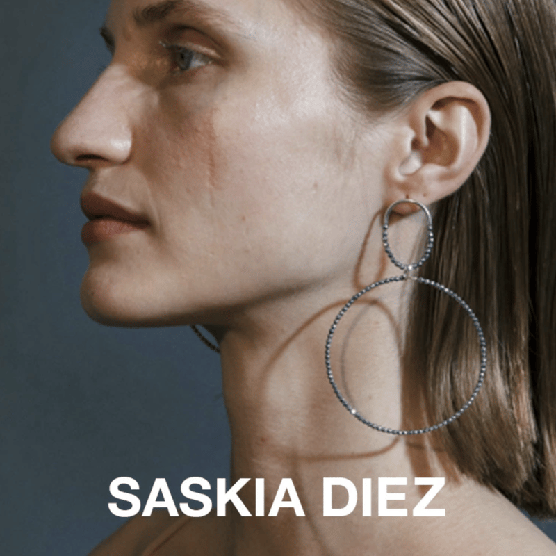 SASKIA DIEZ サスキア ディツ】【スパークリングイヤリング ピアス